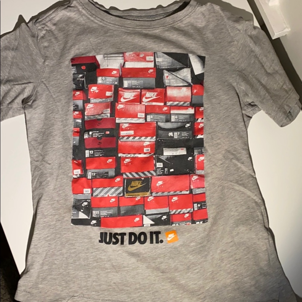 Nike S/S Shirt M 10-12 yrs